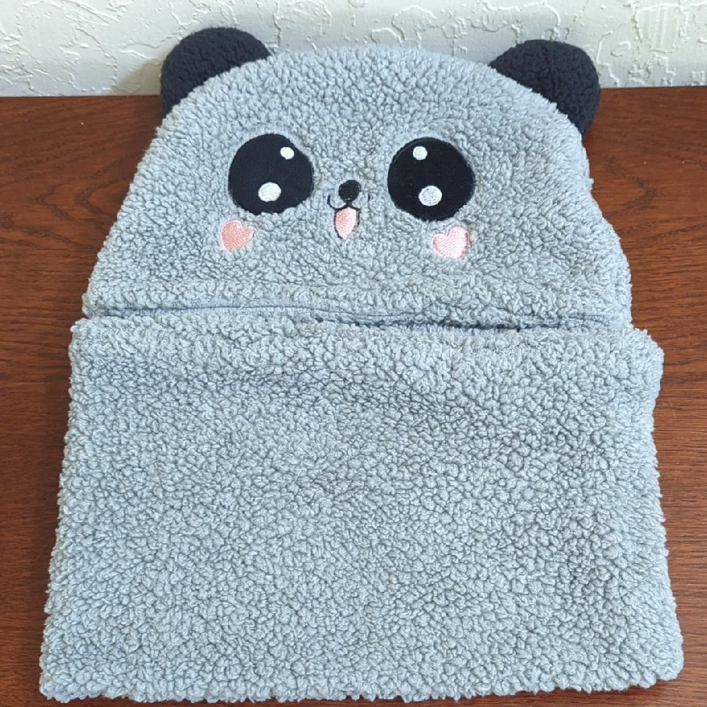 3/$20🌟 Kids Gray Plush Panda Two in One Hat and Scarf One Size